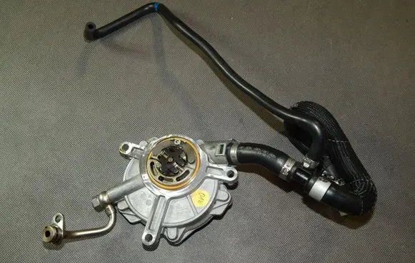 Audi A6 S6 C7 4G Vacuum pump 07L145100D