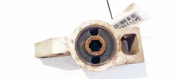 Skoda Octavia Mk2 (1Z) Front wishbone bush