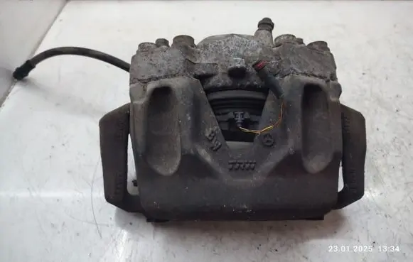 Mercedes-Benz CLS C218 X218 Front brake caliper