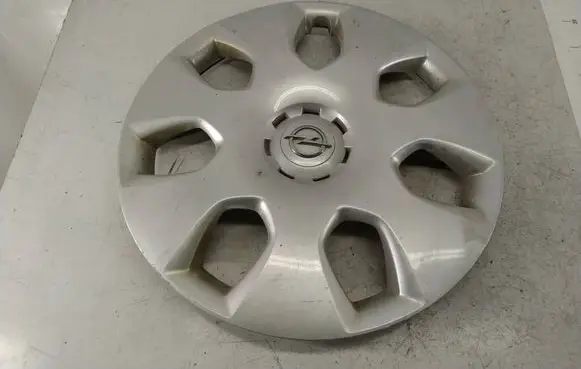 Opel Zafira C R17 wheel hub/cap/trim 13267802 13345797 13267803