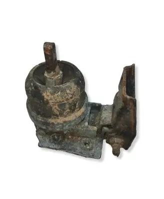 Ford Galaxy Engine mount bracket 
