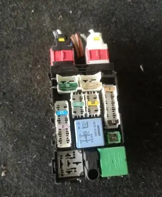 Peugeot 508 Fuse module 9665492680
