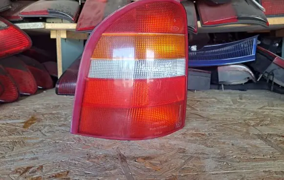 Ford Mondeo MK I Rear/tail lights 93BG13A603CD 93BG13N004EB