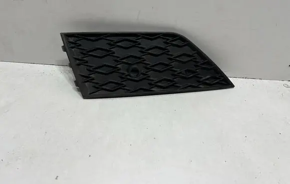 Skoda Octavia Mk4 Front bumper lower grill 5E3807681E 3200101124