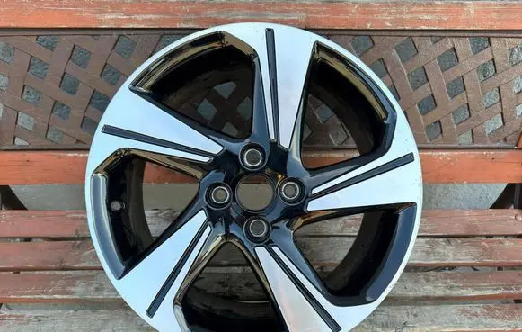 Ford Fiesta R17 alloy rim 