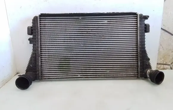 Volkswagen Touran I Intercooler radiator 1K0145803