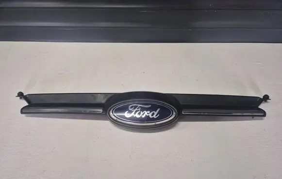 Ford Focus Front grill BM51BA133B