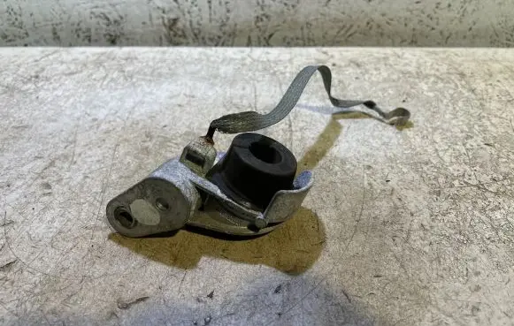 Jeep Grand Cherokee WL Muffler mount bracket/holder 