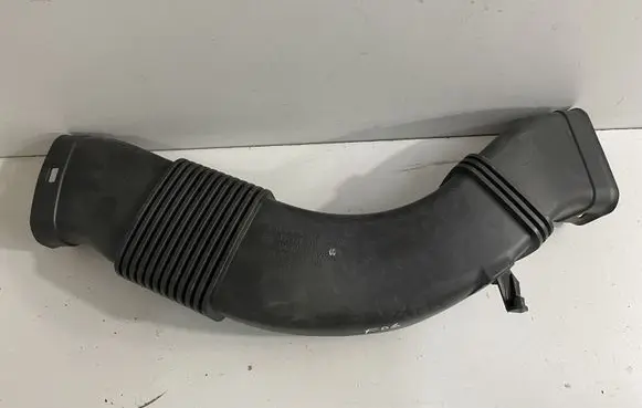 BMW 6 F12 F13 Air intake hose/pipe 8513454