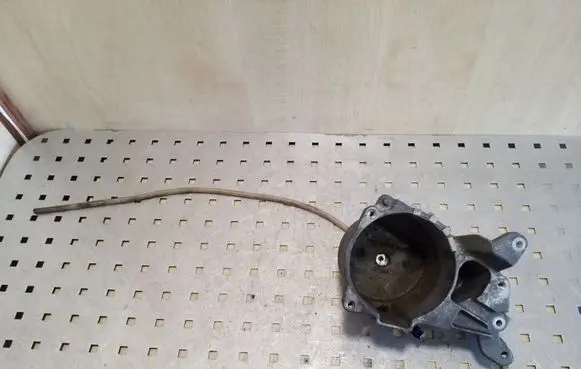 Ford Focus Fuel filter housing AV6Q9180AF