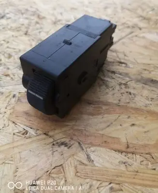 Mitsubishi Space Star Headlight level height control switch MR114337 LK04001000