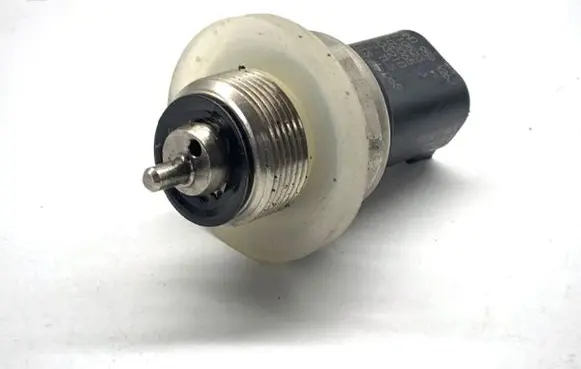 Audi Q4 Sportback e-tron Air conditioning (A/C) pressure sensor 4N0959126J
