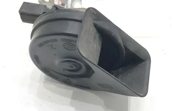 Volkswagen PASSAT B8 Horn signal 5Q0951223