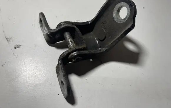 Ford Fiesta Rear door lower hinge 006AHA1E AA8SA