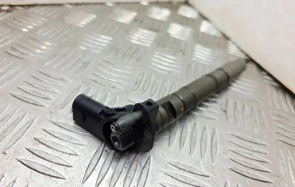 Audi A4 S4 B8 8K Fuel injector 03L130277 0445116030