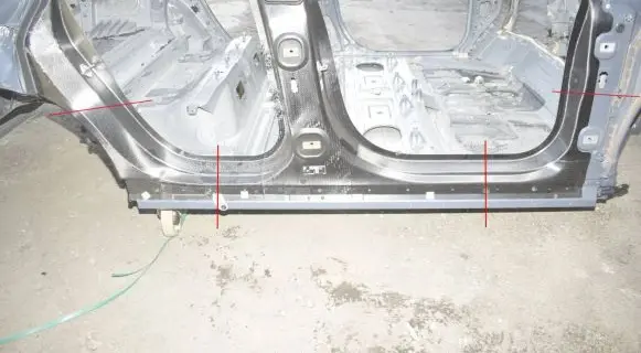 BMW iX Front sill (body part) 