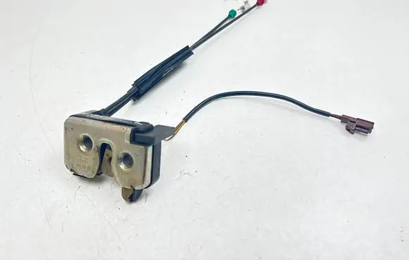 Ford Fiesta Tailgate/trunk/boot lock/catch/latch 2S61A43102BE