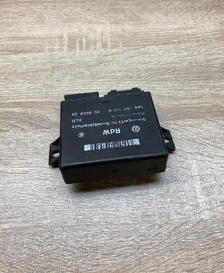 Volkswagen PASSAT B4 Alarm control unit/module 3A0953233E
