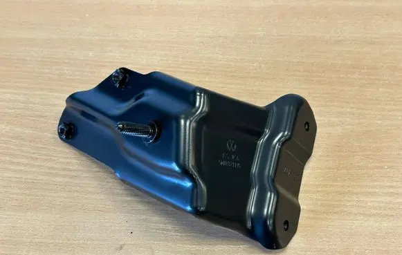 Volkswagen Golf Plus Fender mounting bracket 5M0821135