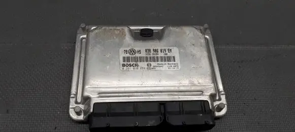 Volkswagen PASSAT B5 Engine control unit/module ECU 0281010668
