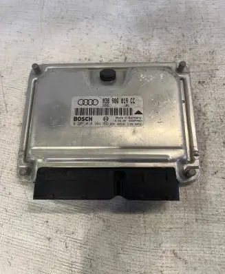 Audi A4 S4 B5 8D Engine control unit/module 038906019CC 28SA4489 0281010304