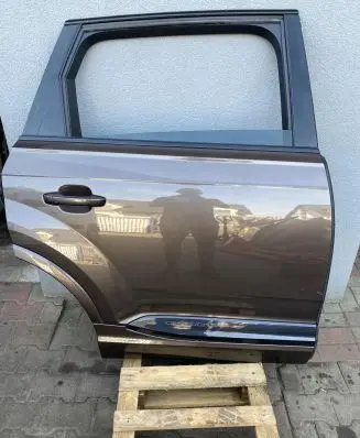 Audi Q7 4M Rear door