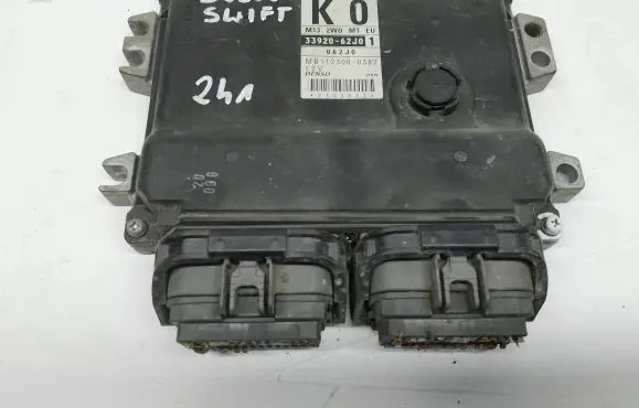 Suzuki Swift I Engine control unit/module 3392062J0
