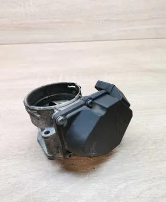 Volkswagen Golf V Throttle valve 03G128063A