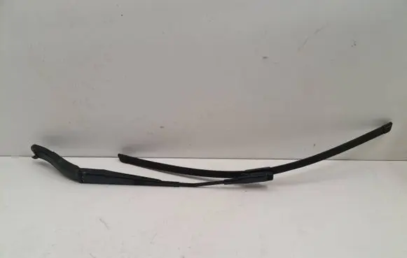 Mercedes-Benz ML W164 Front wiper blade arm A1648200540