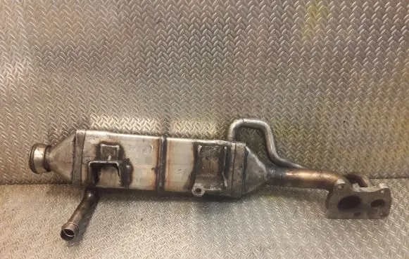 Mercedes-Benz R W251 EGR valve cooler 6421400175 A6421400175