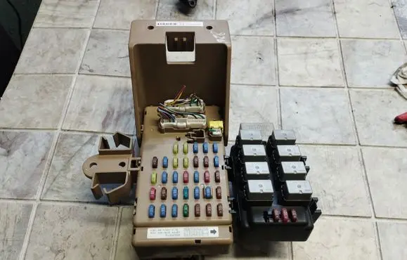 Subaru Outback Fuse module 82201AG041