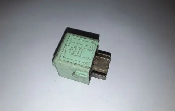 BMW 5 E39 Other relay 61368373700