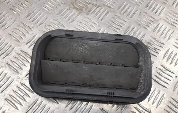 Ford Mustang VI Quarter panel pressure vent 3C3A54280B62
