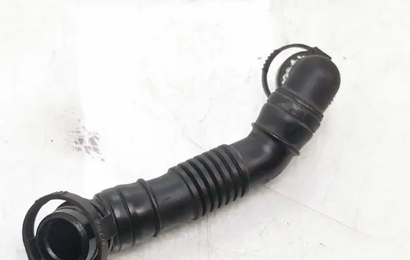 Volkswagen Touran I Breather hose/pipe 03G103493D