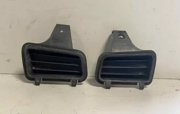 Volvo S40, V40 Front bumper lower grill 806540 804618