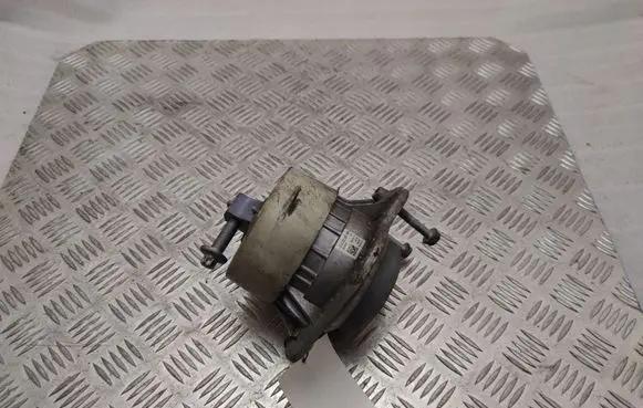 Mercedes-Benz S C217 Engine mount bracket A2222401000