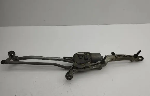 Mercedes-Benz CLS C218 X218 Front wiper linkage and motor A2128201340