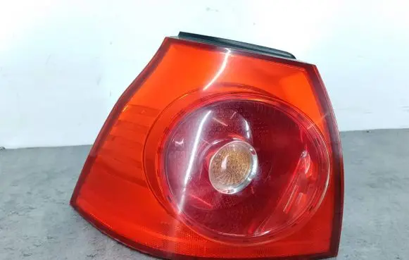 Volkswagen Golf V Rear/tail lights