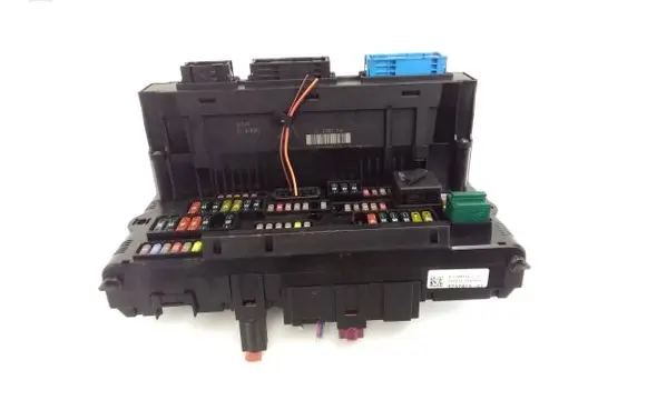 BMW 5 F10 F11 Fuse module 9252815