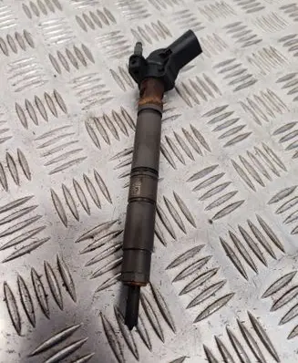 Audi Q7 4M Fuel injector 059130277ED