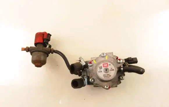 Chrysler Voyager LP gas reducer 67R010016