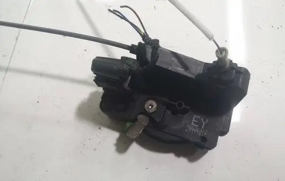 Opel Zafira A Front door lock 24444016
