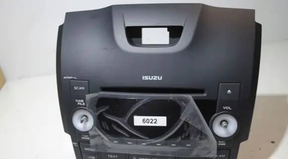 Isuzu D-Max Radio/CD/DVD/GPS head unit 8982436022