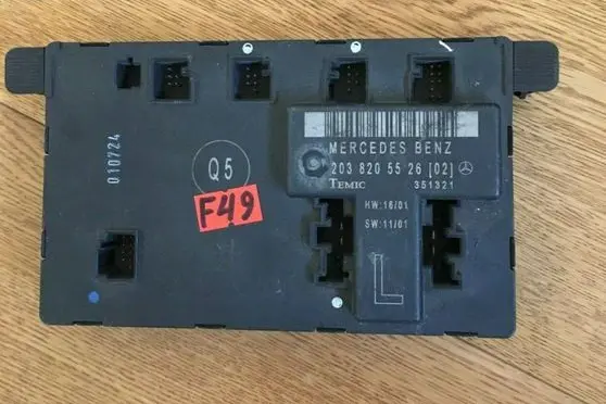 Mercedes-Benz C W203 Door control unit/module 2038205526