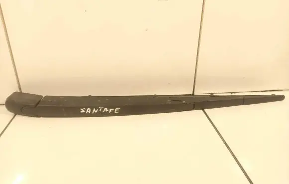 Hyundai Santa Fe Rear wiper blade arm 077516