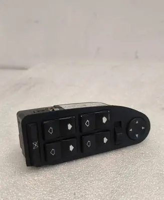 BMW 5 E39 Electric window control switch 8368987