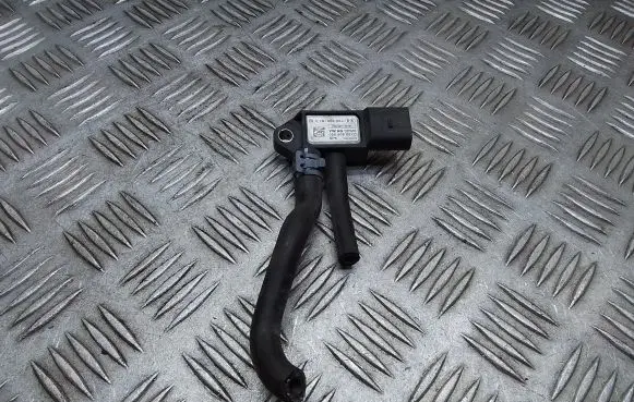 Audi A4 S4 B8 8K Exhaust gas pressure sensor 0281006083 059906051C