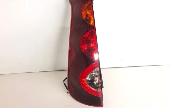 Nissan Note (E11) Rear/tail lights