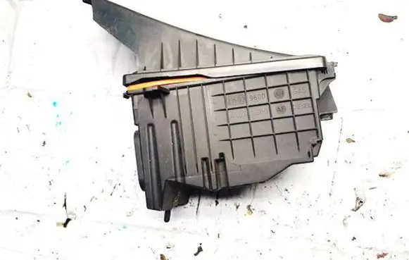 Jaguar XJ X351 Air filter box 2w939600ah 4r839600af
