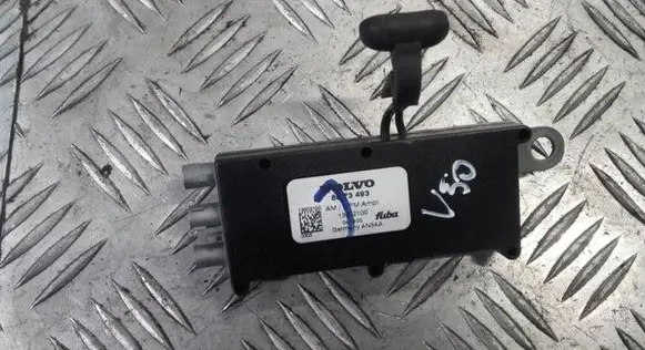 Volvo V50 Antenna control unit 8673493